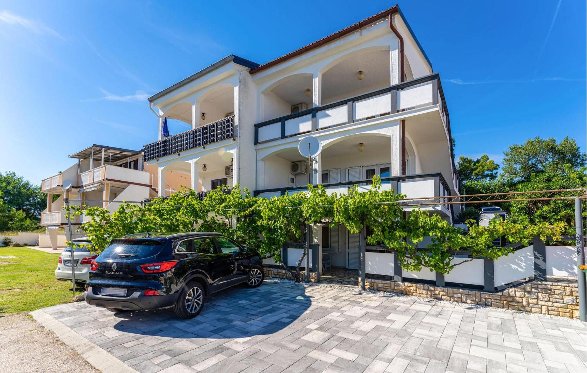2 Bedroom In Rtina